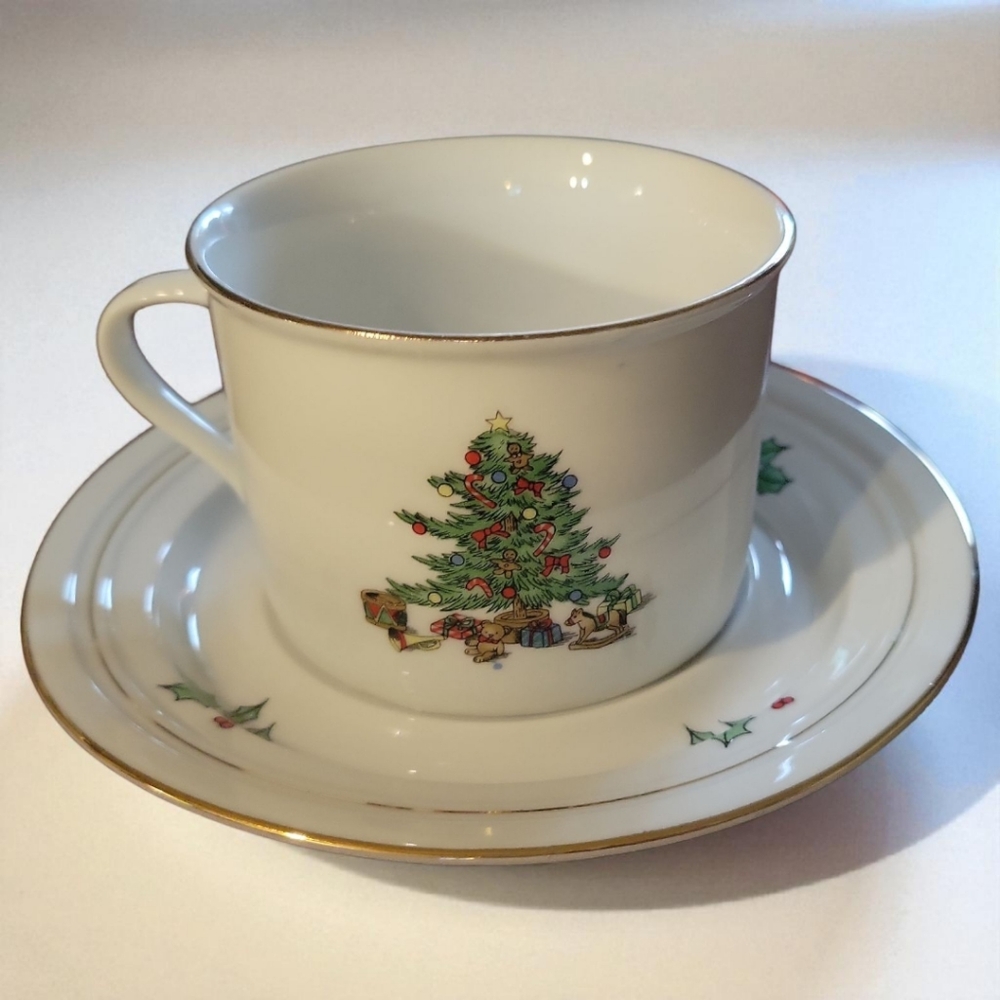 Vtg 1996 Holiday Hostess Trim Gold Band Tienshan Coffee Tea Flat Cup/Saucer